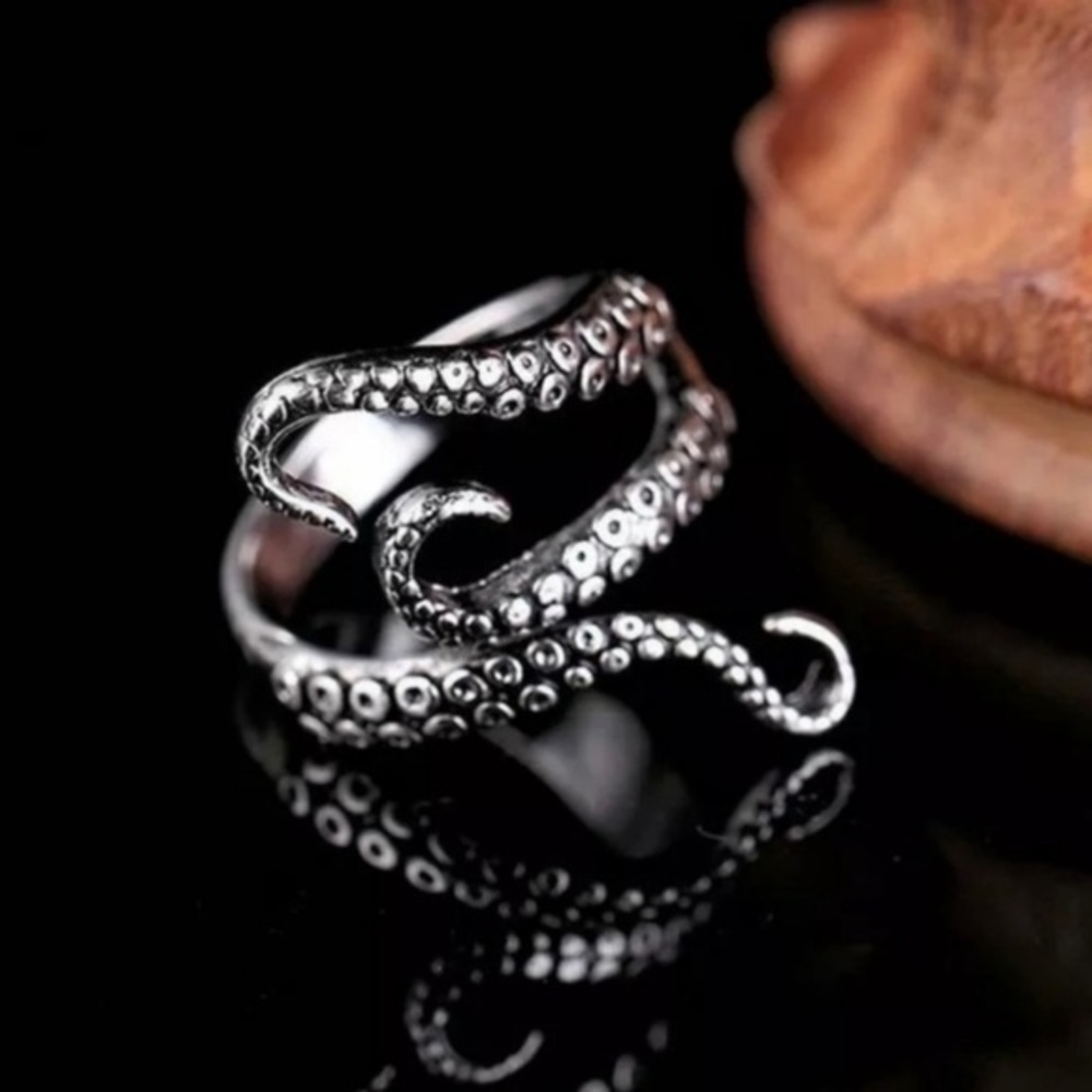 Octopus/Kraken Ocean Lover Unique Ring Shipwreck monster Kraken Cthulhu